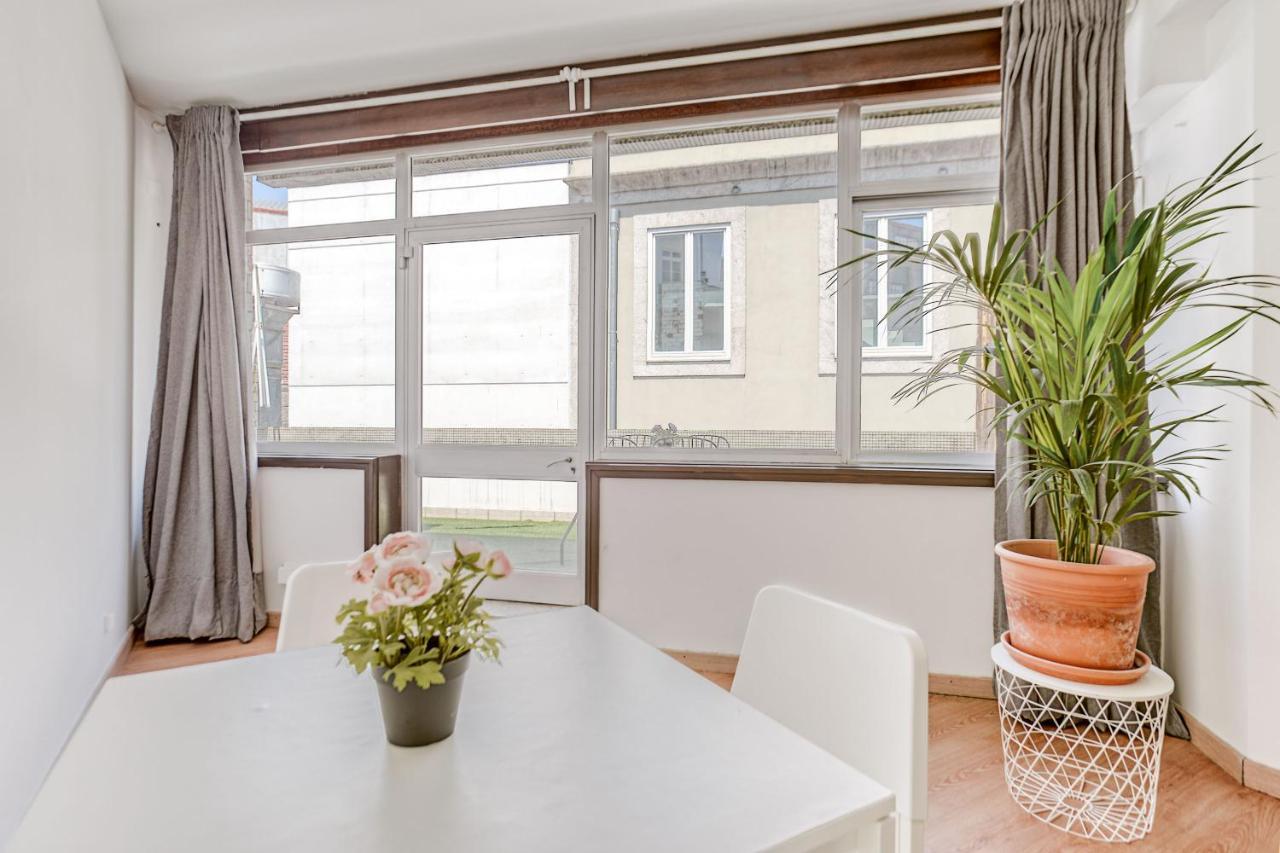 Travel & Live Aliados Apartment ポルト エクステリア 写真